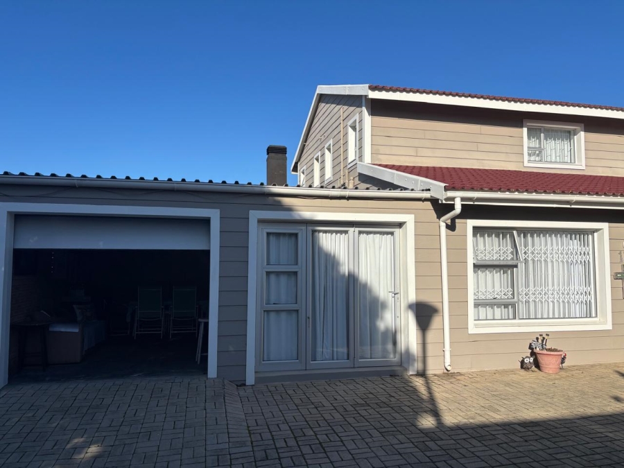 2 Bedroom Property for Sale in Hartenbos Central Western Cape